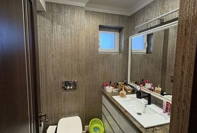 Apartament cu 4 camere decomandat în Central - 1