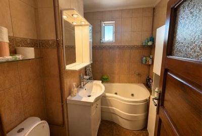 Apartament cu 4 camere decomandat în Central - 1