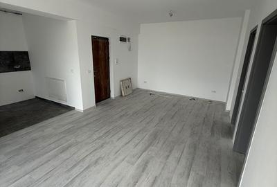 Apartament cu 2 camere în Km 4 - 3