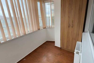 Apartament cu 3 camere decomandat în Central - 1