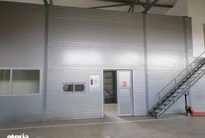 Spațiu comercial, de 1,496.07 mp, în Central - 4