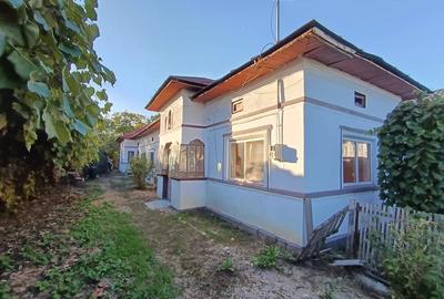 Casă cu Teren 928 Mp în Central - 2