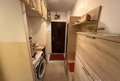 Apartament cu 3 camere semidecomandat în Km 4