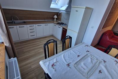 Casă cu 4 camere cu Canalizare în Schei - 2