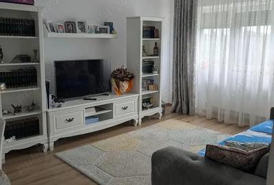 VIND APARTAMENT CU 3 CAM. situat la etajul 4 4 in zona Parcului Ora?elul Copiilor din Slobozia, jud. - 2
