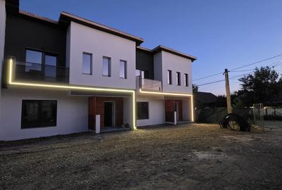 Casă cu 4 camere cu Canalizare în Valea Lupului - 1