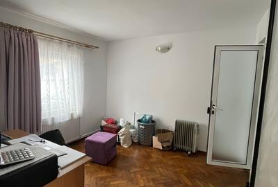 Casă cu 5 camere cu Canalizare în Tomis I - 8