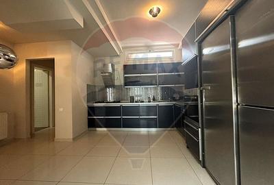 Casa / Vila spatioasa de inchiriat - Militari, zona Moinesti - 3