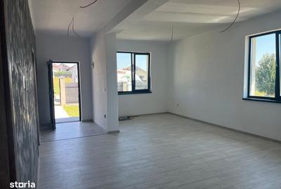Casă cu 4 camere cu Teren 430 Mp în Cug - 12