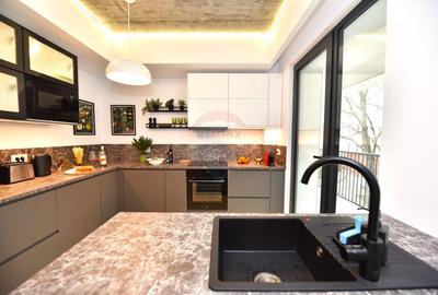 Apartament cu 3 camere decomandat în Tei - 18