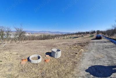 Vand teren intravilan cu panorama