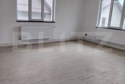Casa de vanzare, cu 6 camere, 288 mp, zona Voinesti - 19