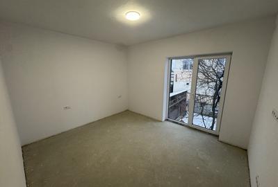 Casă cu 4 camere în Central - 1