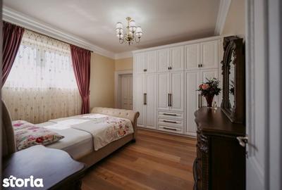 Casă cu 6 camere cu Teren 11880 Mp în Central - 11