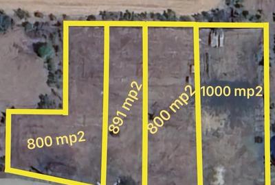 Teren de 3500 mp, în Poiana Lacului - 2
