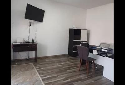 Spațiu comercial, în Petros - 4