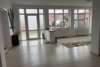 Casă cu 2 camere cu Teren 700 Mp în Central - 6