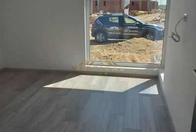 Casă cu 4 camere cu Teren 455 Mp în Vidra