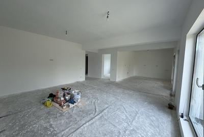 Casă cu 4 camere în Crevedia - 2
