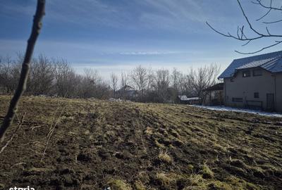 Teren de 2100 mp, în Dâmbul Rotund