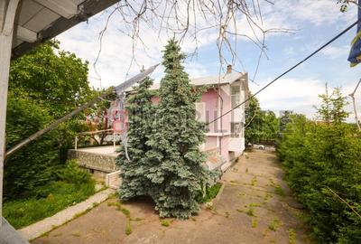 Urlati - Str Eternitatii - Vila 12 camere - teren 1081mp - 2 garaje - 1