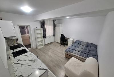 Garsonieră decomandată în Central