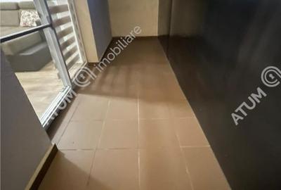 Apartament cu 3 camere decomandat în Cristian - 2