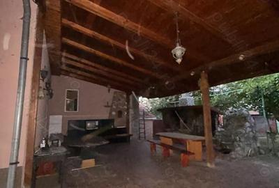 Casă cu 6 camere în Central - 2