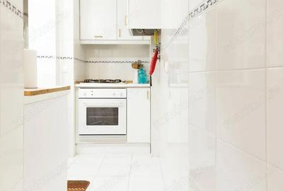 Apartament cu 2 camere decomandat în Lipovei