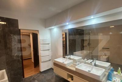 Casă cu 7 camere cu Teren 500 Mp în Lipovei