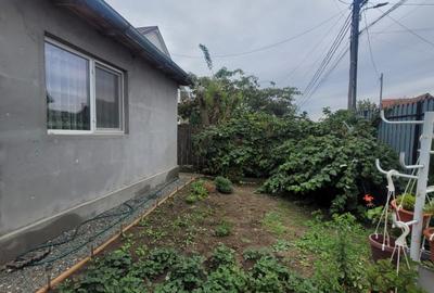 Valu lui Traian - casa  3  camere  cu teren 300 mp - 80000 euro - 9