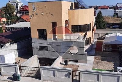 Casă cu 5 camere cu Teren 750 Mp în Fundeni