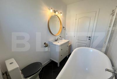 Apartament cu 2 camere semidecomandat, mobilat în Central