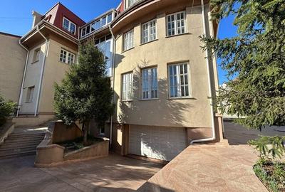 Casă cu 10 camere în 13 Septembrie