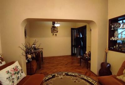 ULTRACENTRAL, VILA P+1 - 2