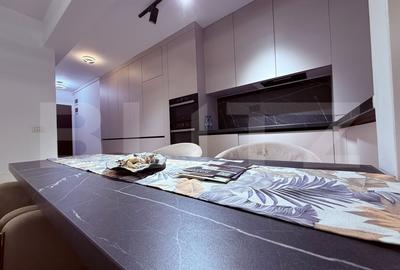 Apartament cu 3 camere semidecomandat, mobilat în Tractorul - 3