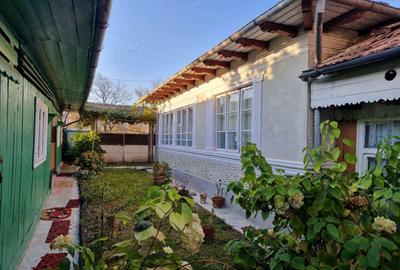 Vand casa de caramida in Comanesti - 3