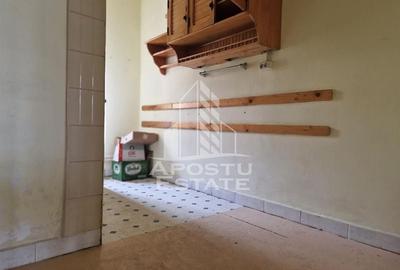 Casa familiala cu spatiu comercial si garaj P+1E+M 720 Mp - 57