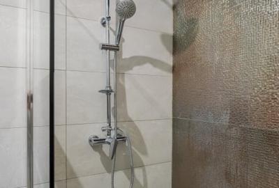 Apartament 2 camere, Mamaia Central | Vedere frontala la lac | Terasa 13,5 mp - 16