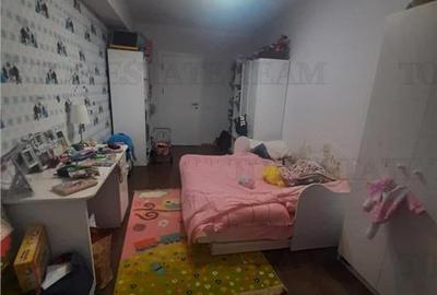 Apartament cu 3 camere semidecomandat, mobilat în Calea Călărașilor - 22