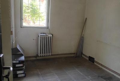 Spațiu comercial, de 249 mp, în Central - 5