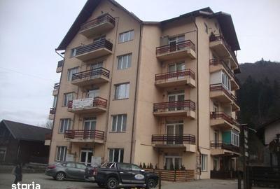 Apartament cu 4 camere semidecomandat în Central - 1