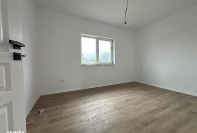 Casă cu 4 camere semidecomandat cu Teren 400 Mp în Miroslava - 15