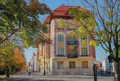 Apartament cu 5 camere decomandat, mobilat în Ultracentral