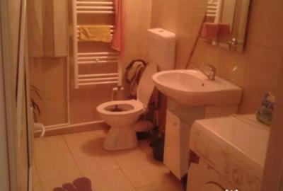 Casă cu 8 camere cu Teren 300 Mp în Lumina - 3