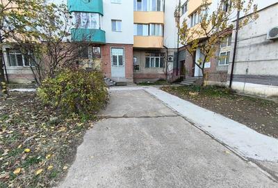 Spațiu comercial, de 63 mp, în Central - 4