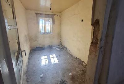 Casă cu 2 camere cu Teren 2156 Mp în Central - 11