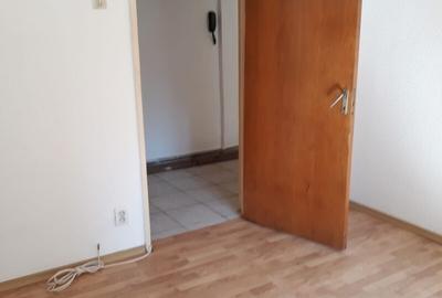 Apartament cu 2 camere decomandat în Dristor