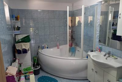 Casă cu 8 camere cu Teren 731 Mp în Mediaș - 1