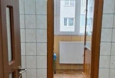 Apartament cu 2 camere semidecomandat, mobilat în Inel I
